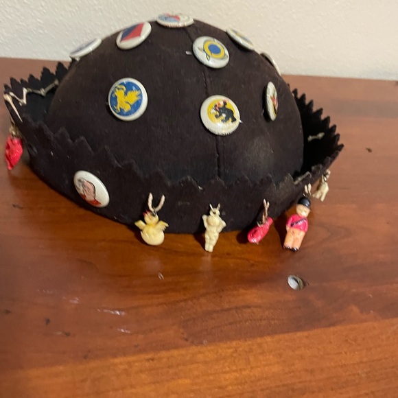 Jughead beanie with vintage charms and metal buttons. 1940’s - Picture 2 of 6